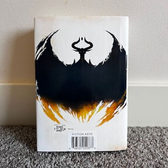 "War of the Spark: Ravnica" (Magic: The Gathering) - Hardcover - Picture 2 of 4